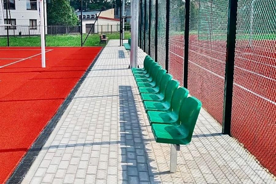 Modern bench with ergonomic and comfortable chairs for sports facilities
